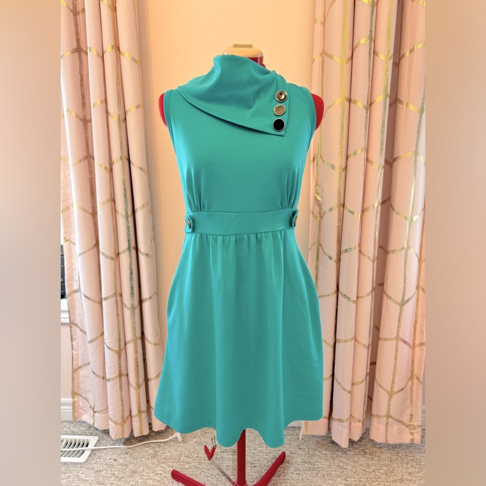 Monteau dress, turquoise, retro style size large.